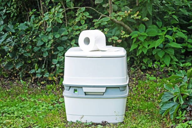 Best Luxury portable toilet rental  in Beechwood, MI