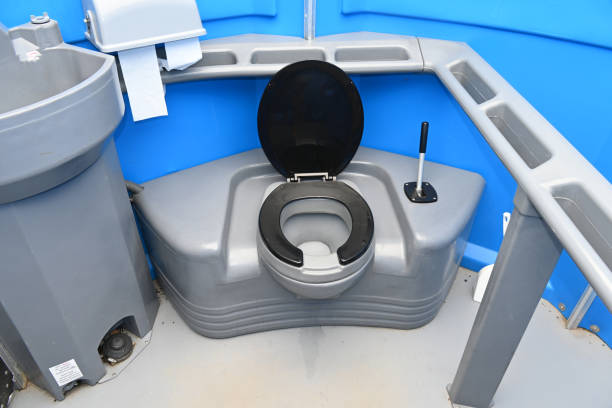 Best Porta potty delivery and setup  in Beechwood, MI