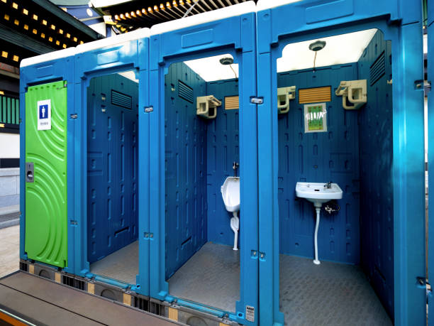 Best Portable bathroom rental  in Beechwood, MI